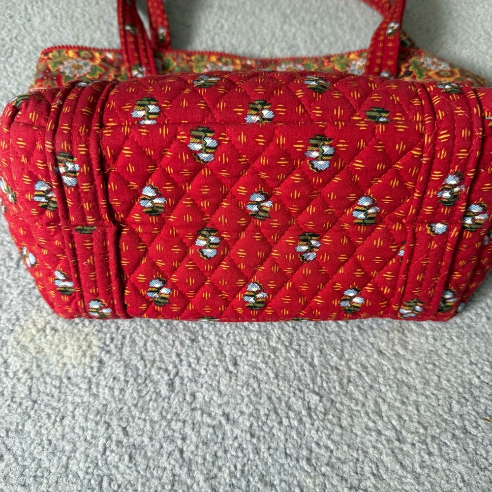 VINTAGE Vera Bradley Quilted Red Floral Shoulder Bag Tote - Excellent Condition! - Picture 3 of 5